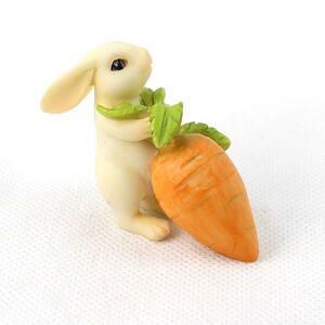 Billede af  Bunny with Carrot, Kanin med gulerod fra Fiddlehead Fairy Gardens